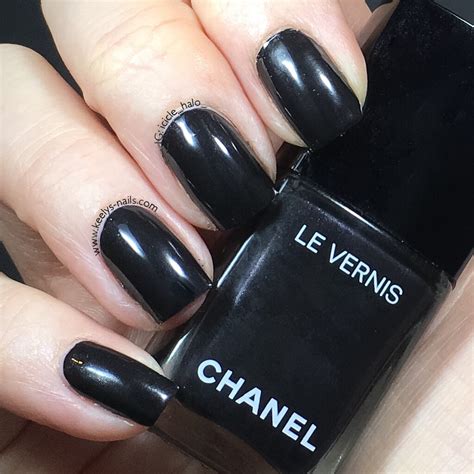 chanel gris obscur nail polish